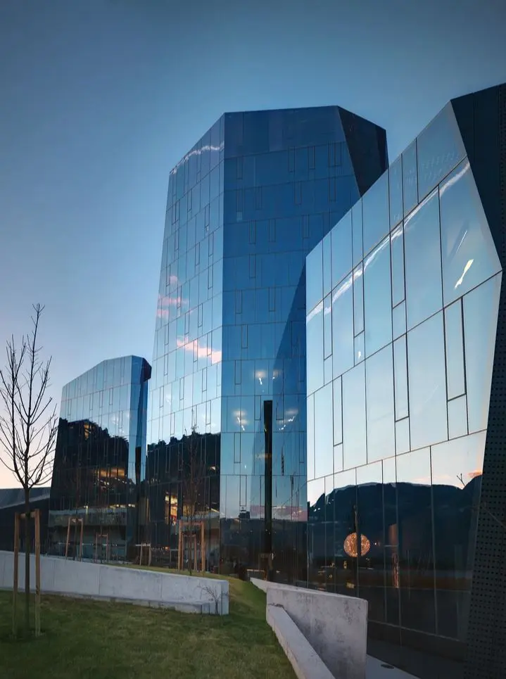 Building Silhoutte Sunset – Architecture – Ilaria Gatto – Salewa Headquarters Bolzano