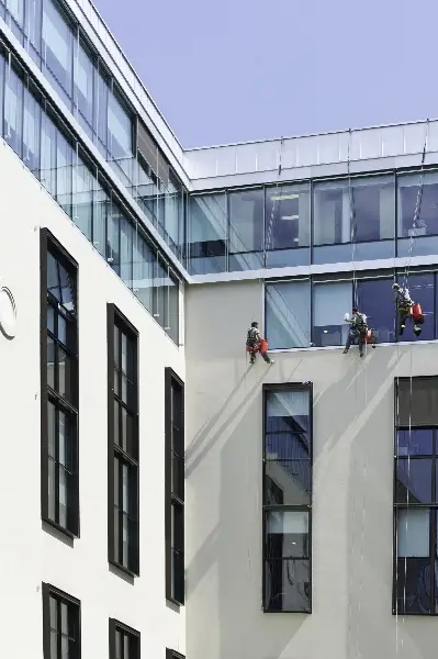 Facade with Cleaning Works – Architecture – Ilaria Gatto – Palazzo Aporti Milano Italia